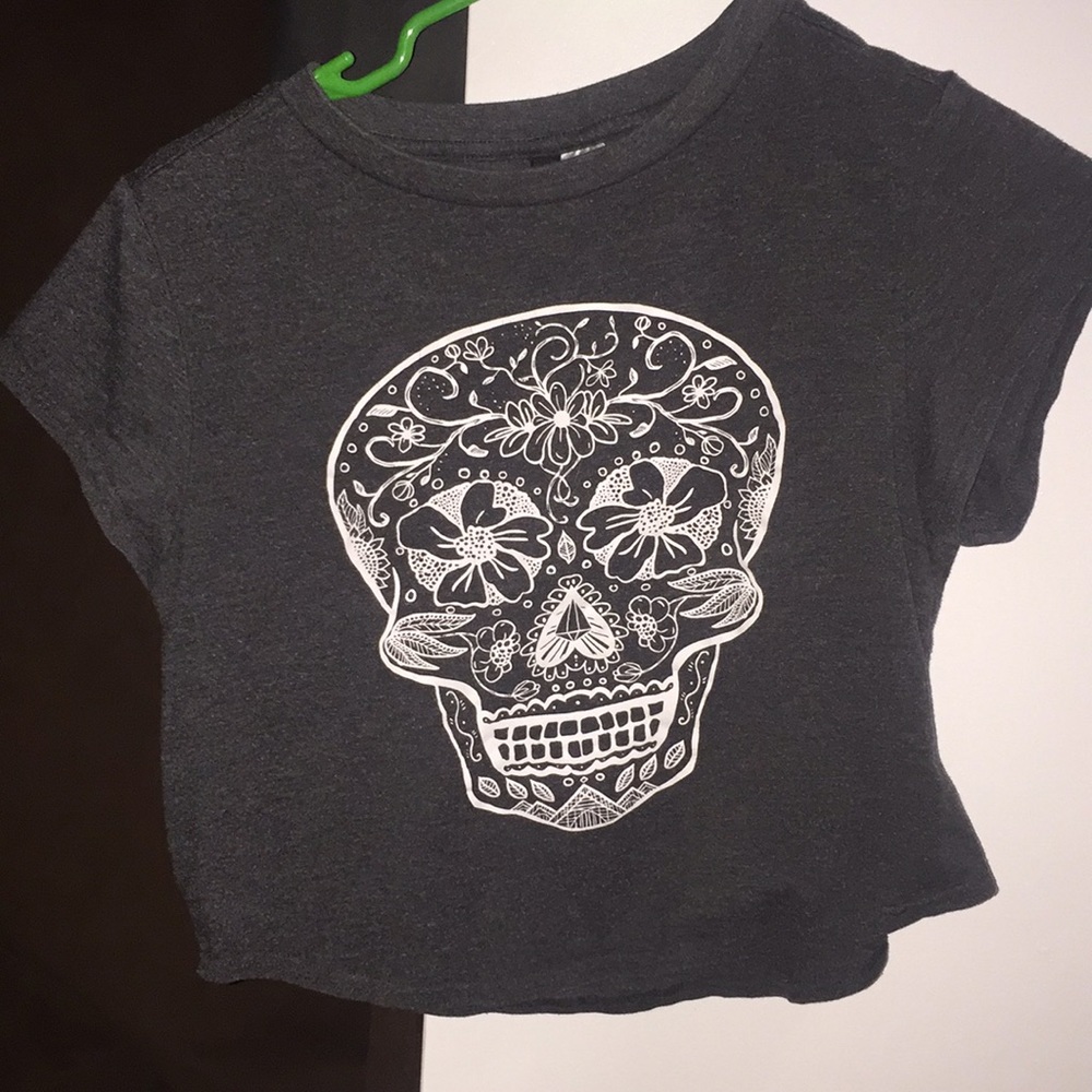 Sugar skull h&m crop top